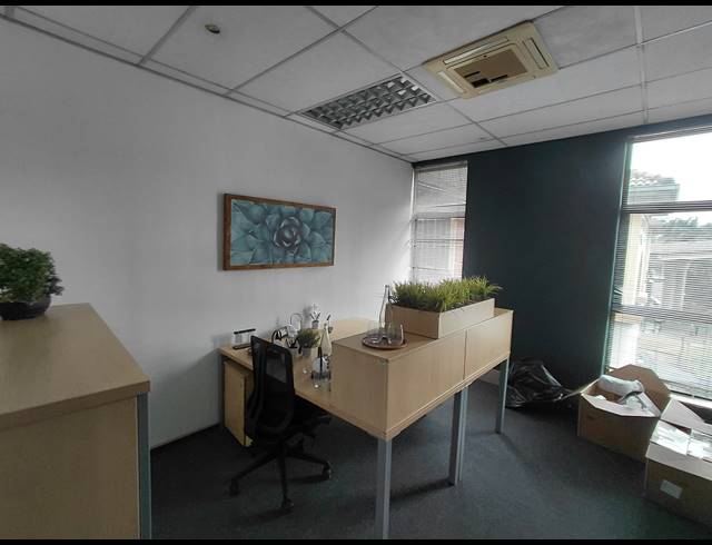 21.20M² OFFICE TO LET IN FOURWAYS